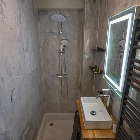 Unique Montmartresacre-coeur Parking